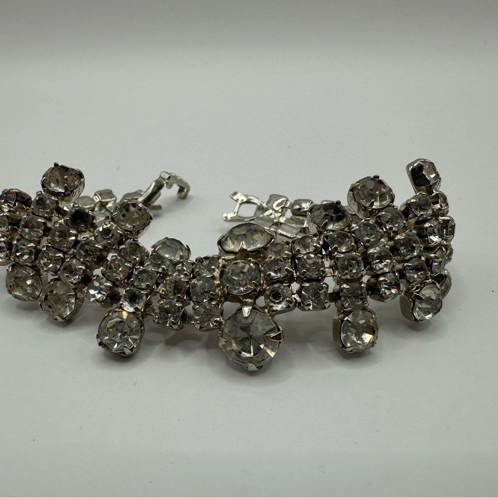 Elegant Vintage Crystal Bracelet